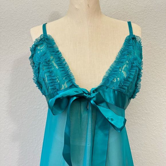 FREDERICK'S OF HOLLYWOOD Ruffled Sheer Cami / Nightgown Slip Green - Picture 2 of 11